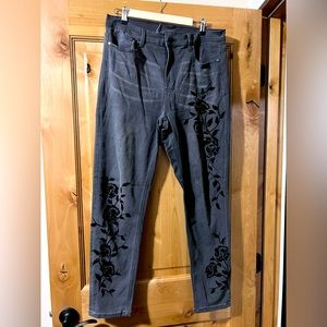 DG2 Women’s Black Jeans With Roses Size 12